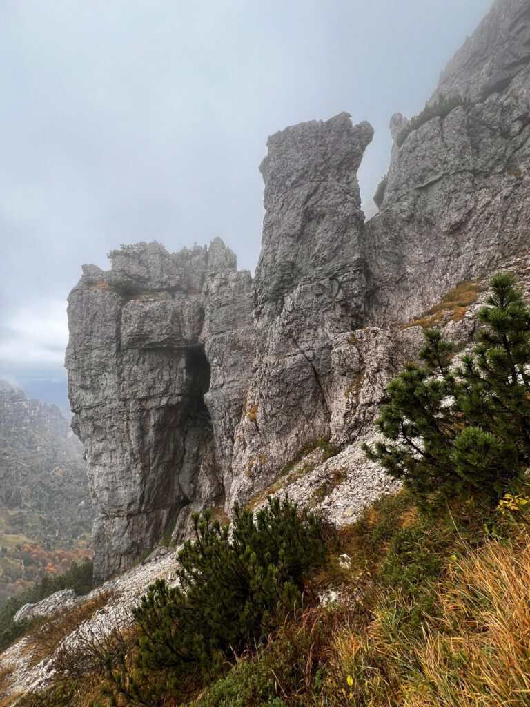 Calcari e ghiaioni della Corna Blacca